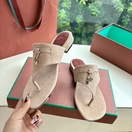 LP THONG SANDALS 25S IN WARM BEIGE SUEDE