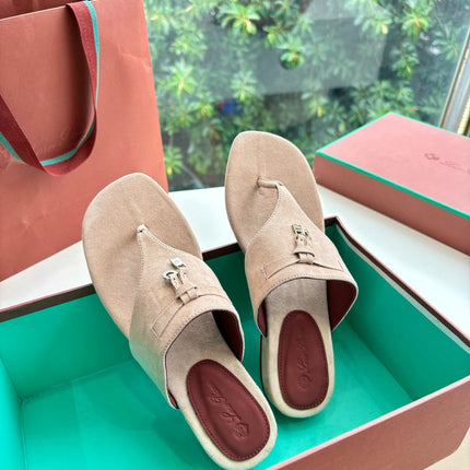 LP THONG SANDALS 25S IN WARM BEIGE SUEDE