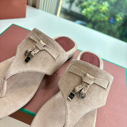 LP THONG SANDALS 25S IN WARM BEIGE SUEDE