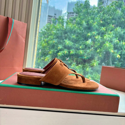 LP THONG SANDALS 25S IN BROWN SUEDE