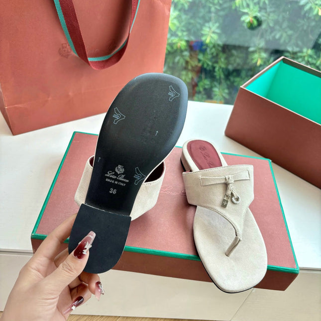 LP THONG SANDALS 25S IN CREAM BEIGE SUEDE