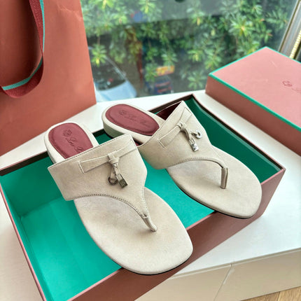 LP THONG SANDALS 25S IN CREAM BEIGE SUEDE