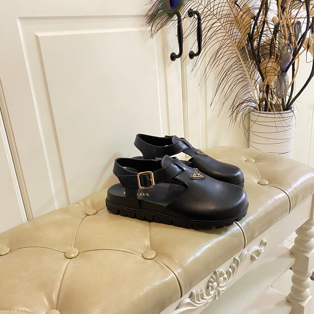 RUBBER SOLE SANDALS IN BLACK SMOOTH LAMBSKIN