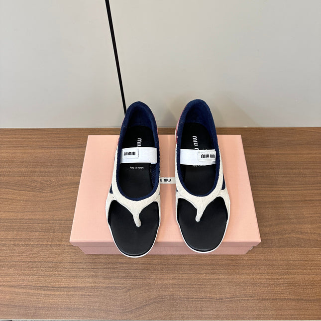 THONG SANDALS IN WHITE SUEDE MIX NAVY TECH FABRIC