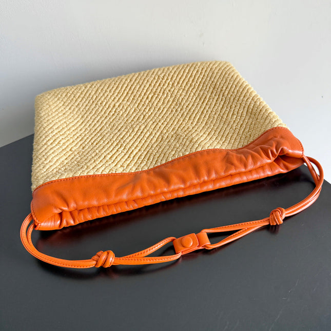 BOTTEGA VENETA 25S DUSTBAG 32 IN BURNT ORANGE RAFFIA AND CALFSKIN