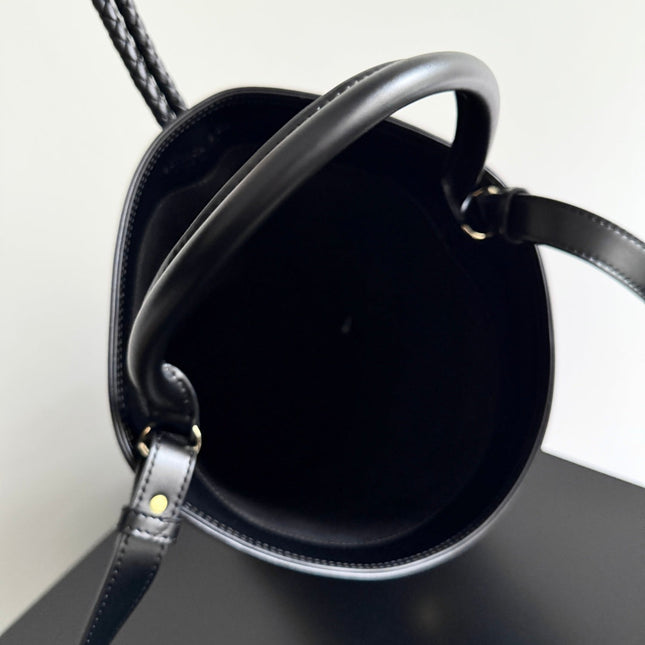 BOTTEGA VENETA 25S MEDIUM LIBERTA 30 IN BLACK CALFSKIN GOLD HARDWARE