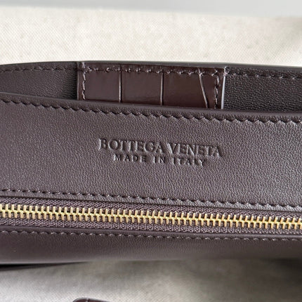BOTTEGA VENETA 25S MEDIUM ANDIAMO 32 IN IVORY DARK BROWN CALFSKIN AND CANVAS