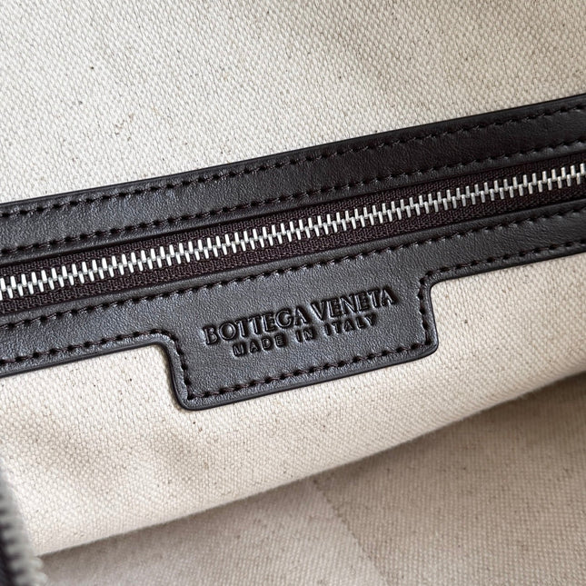BOTTEGA VENETA 25S ANDIAMO LARGE INTRECCIATO 39 IN DARK BROWN CALFSKIN