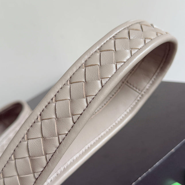 BOTTEGA VENETA 25S VENETO BAG 27 IN WARM TAUPE CALFSKIN SILVER HARDWARE