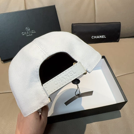 BASEBALL HAT IN WHITE DOUBLE C EMBROIDERED 674175