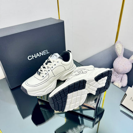 TRAINERS SNEAKER IN WHITE CALFSKIN WITH BLACK EMBROIDERED