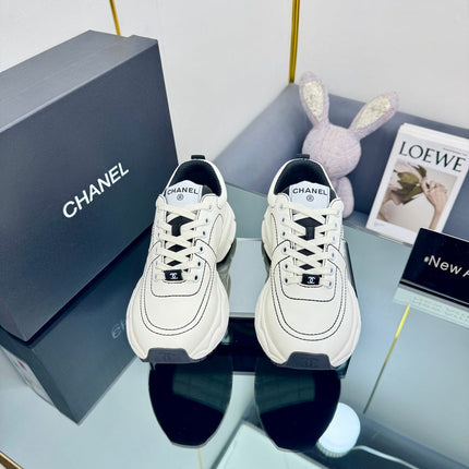 TRAINERS SNEAKER IN WHITE CALFSKIN WITH BLACK EMBROIDERED