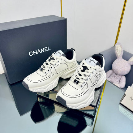 TRAINERS SNEAKER IN WHITE CALFSKIN WITH BLACK EMBROIDERED