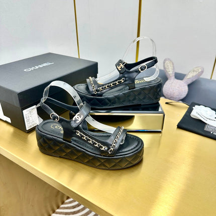 CC WEDGE SANDALS 25S IN BLACK CALFSKIN WITH GOLD HARDWARE