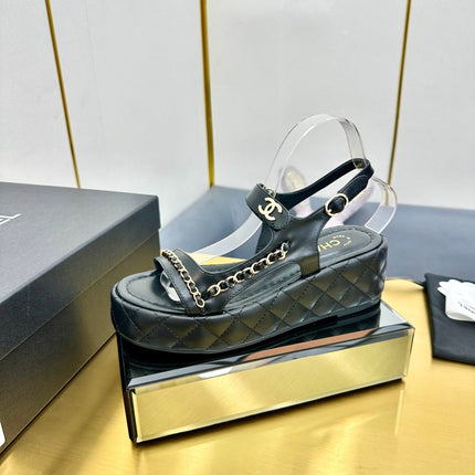 CC WEDGE SANDALS 25S IN BLACK CALFSKIN WITH GOLD HARDWARE