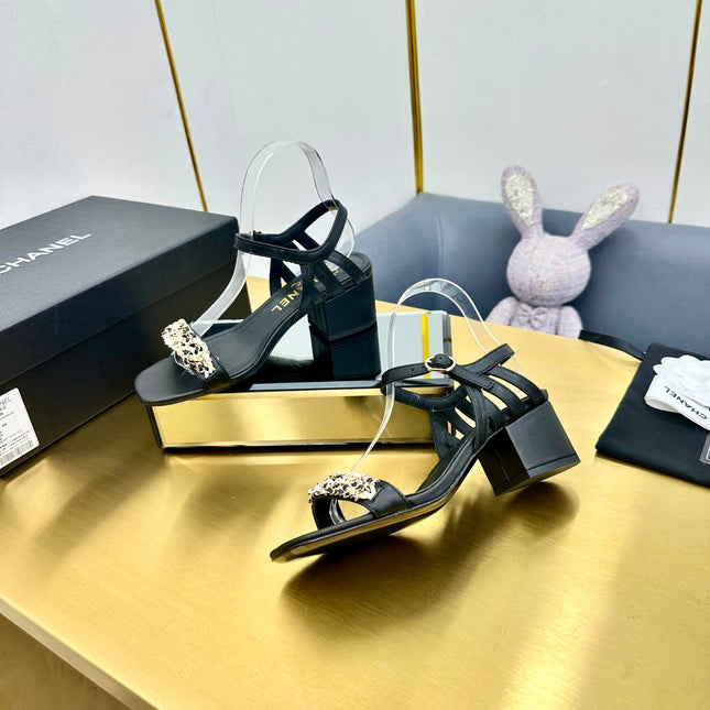 CC HIGH SANDAL 25S IN BLACK CALFSKIN