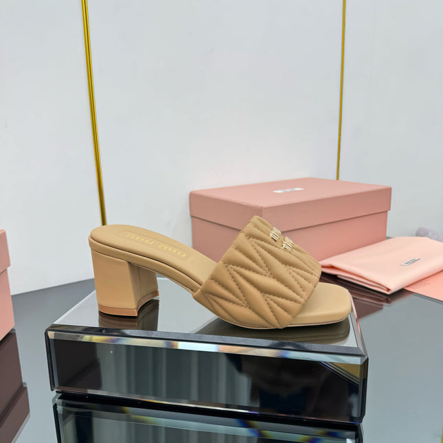 MATELASSÉ SLIDES PUMP IN DARK BEIGE CALFSKIN