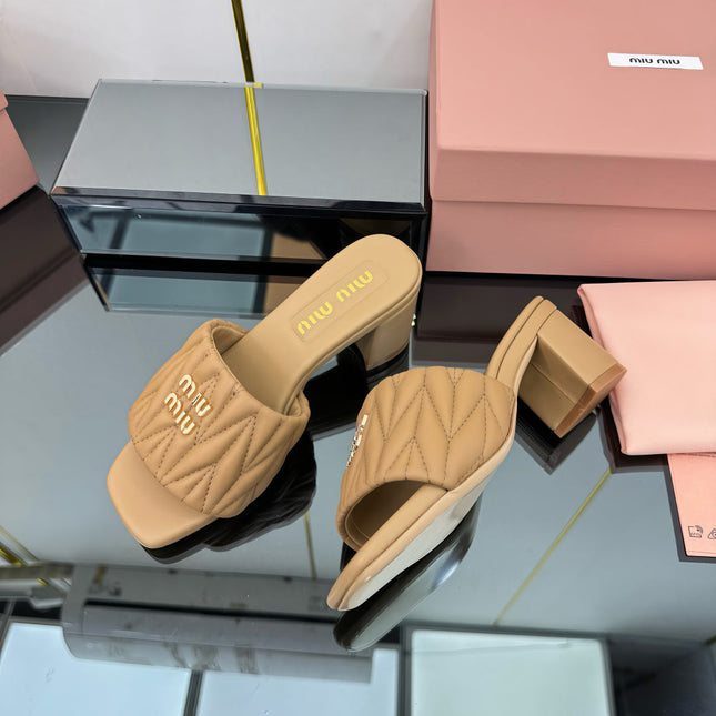 MATELASSÉ SLIDES PUMP IN DARK BEIGE CALFSKIN