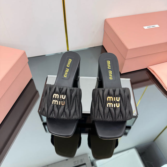 MATELASSÉ SLIDES PUMP IN BLACK CALFSKIN