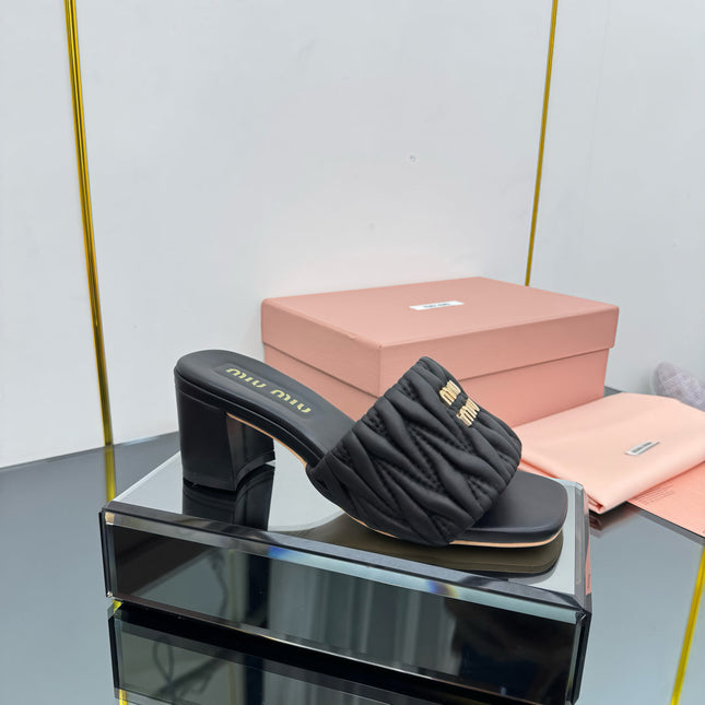 MATELASSÉ SLIDES PUMP IN BLACK CALFSKIN