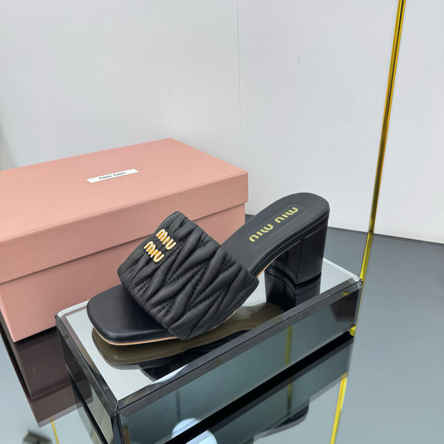 MATELASSÉ SLIDES PUMP IN BLACK CALFSKIN