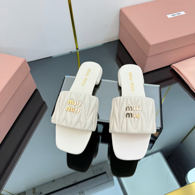 MATELASSÉ SLIDES IN OFF WHITE CALFSKIN