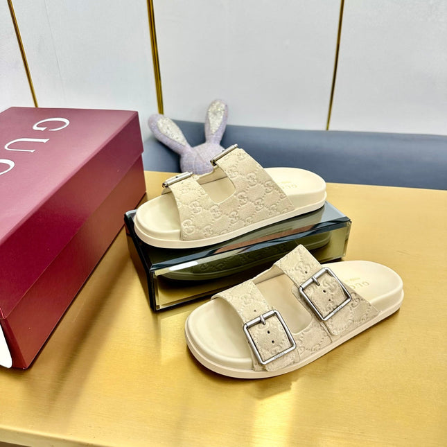 GG SANDALS IN CREAM WHITE LAMBSKIN MIX SUEDE EMBOSSED LOGO