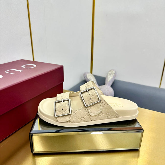 GG SANDALS IN CREAM WHITE LAMBSKIN MIX SUEDE EMBOSSED LOGO