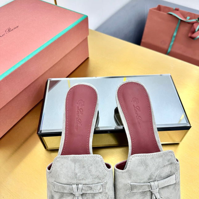 LP SANDALS 25S IN FOG GRAY SUEDE WITH SILVER HARDWARE