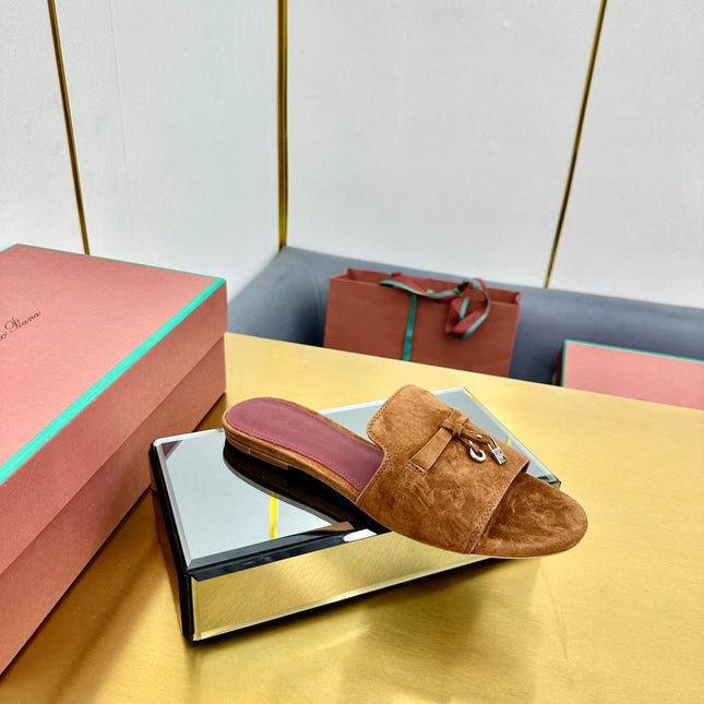 LP SANDALS 25S IN BROWN SUEDE WITH SILVER HARDWARE