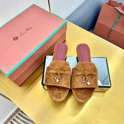 LP SANDALS 25S IN BROWN SUEDE WITH SILVER HARDWARE