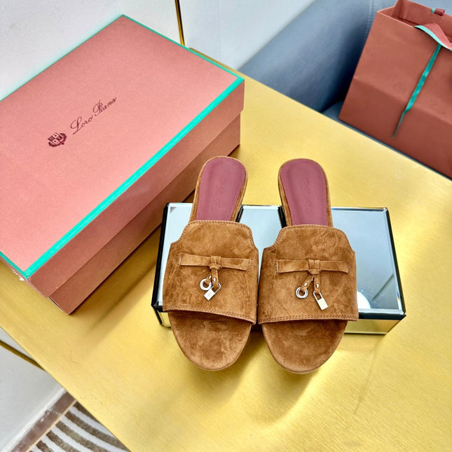 LP SANDALS 25S IN BROWN SUEDE WITH SILVER HARDWARE