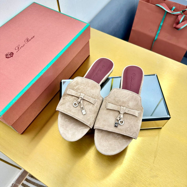 LP SANDALS 25S IN BEIGE SUEDE WITH SILVER HARDWARE
