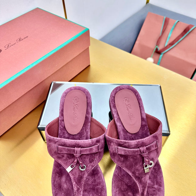 FLIP FLOPS IN WINE RED SUEDE AND HARDWARE SILVER