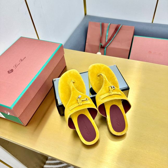 FLIP FLOPS IN YELLOW SUEDE AND HARDWARE SILVER