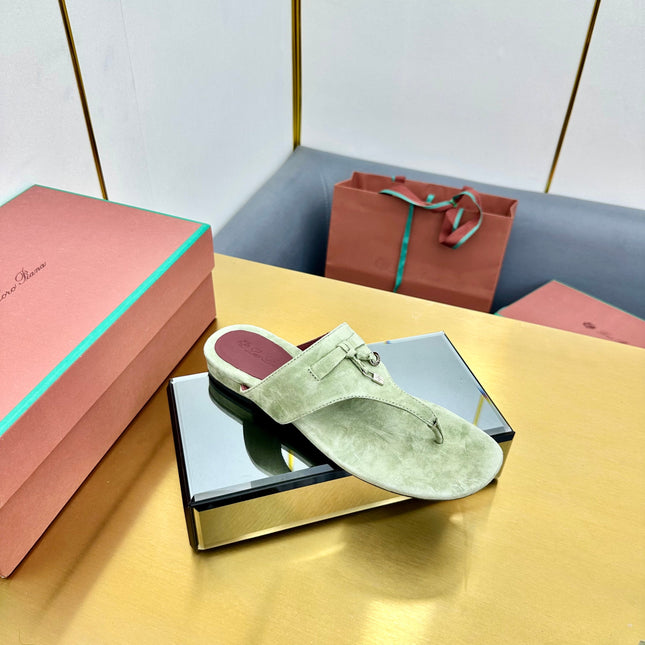 FLIP FLOPS IN GREEN SUEDE AND HARDWARE SILVER