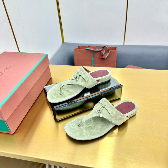 FLIP FLOPS IN GREEN SUEDE AND HARDWARE SILVER