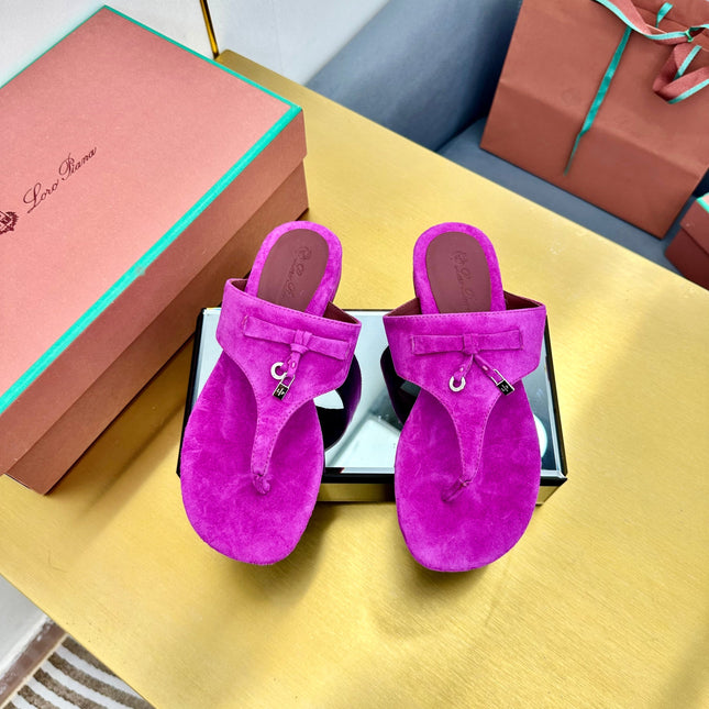 FLIP FLOPS IN NEON PINK SUEDE AND HARDWARE SILVER