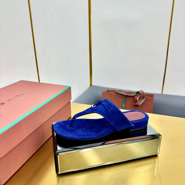 FLIP FLOPS IN COBALT BLUE SUEDE AND HARDWARE SILVER