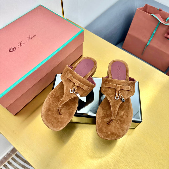 FLIP FLOPS IN BROWN SUEDE AND HARDWARE SILVER