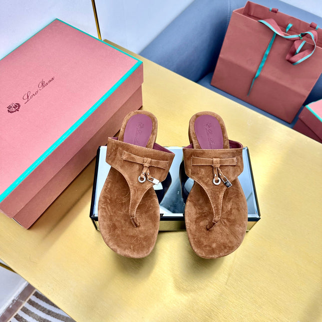 FLIP FLOPS IN BROWN SUEDE AND HARDWARE SILVER