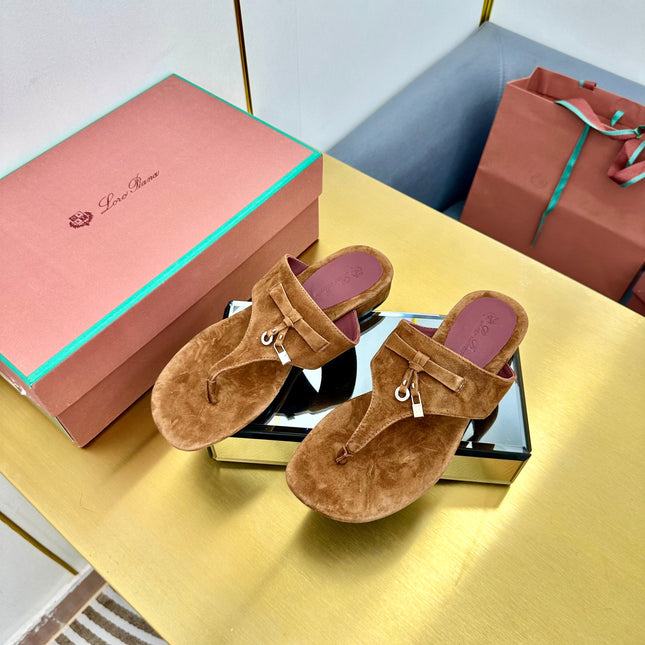 FLIP FLOPS IN BROWN SUEDE AND HARDWARE SILVER