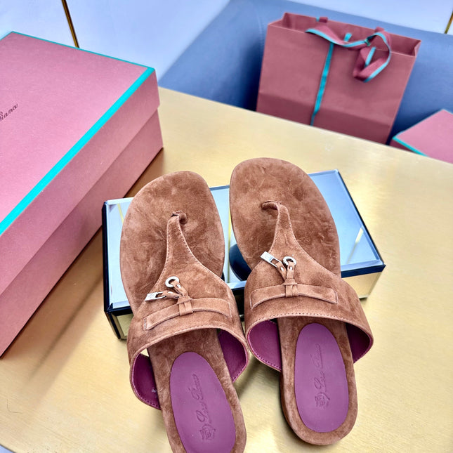 FLIP FLOPS IN BROWN SUEDE AND HARDWARE SILVER