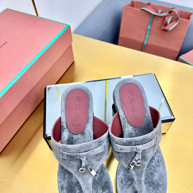 FLIP FLOPS IN DARK GRAY SUEDE AND HARDWARE SILVER