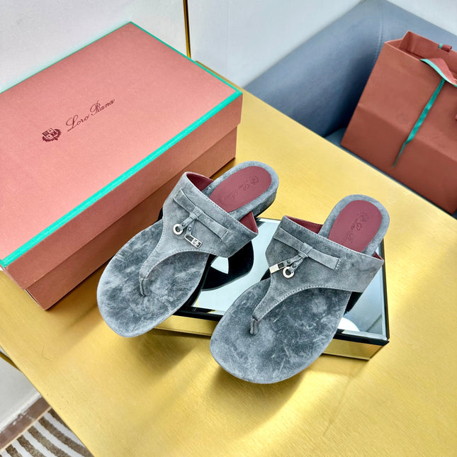 FLIP FLOPS IN DARK GRAY SUEDE AND HARDWARE SILVER