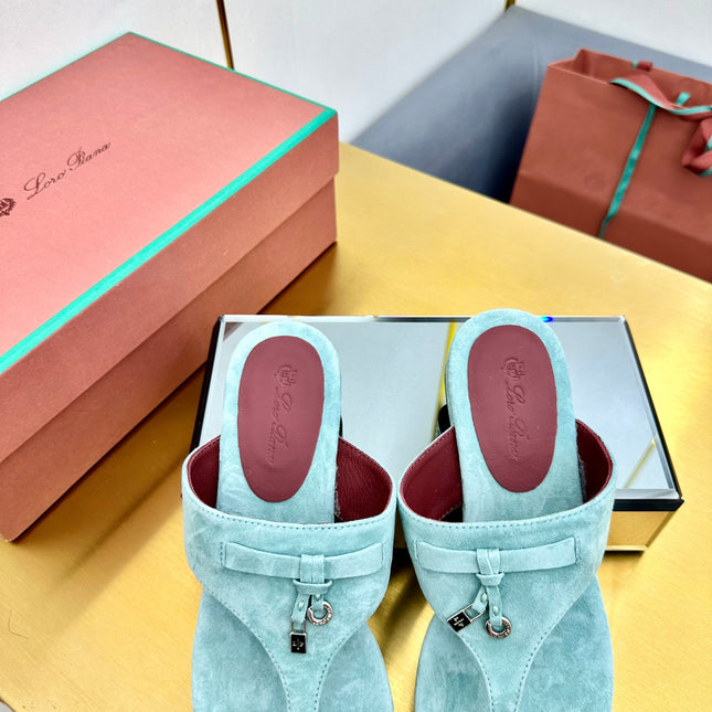 FLIP FLOPS IN EMERALD GREEN SUEDE AND HARDWARE SILVER