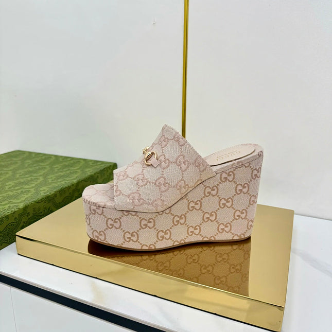 GG WEDGE SLIDES 110 IN BEIGE FABRIC WITH GOLD HARDWARE