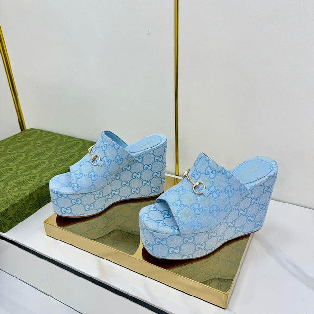 GG WEDGE SLIDES 110 IN SKY BLUE FABRIC WITH GOLD HARDWARE