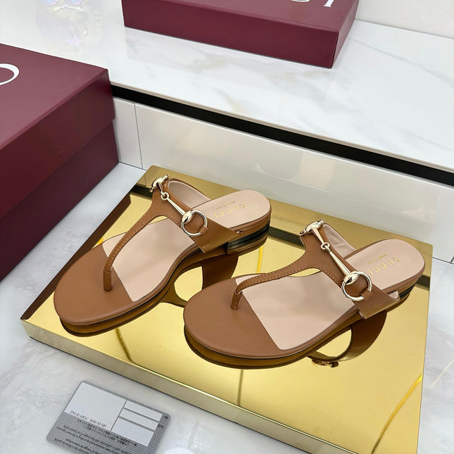 THONG SANDALS IN BROWN LAMBSKIN WITH GOLD HARDWARE