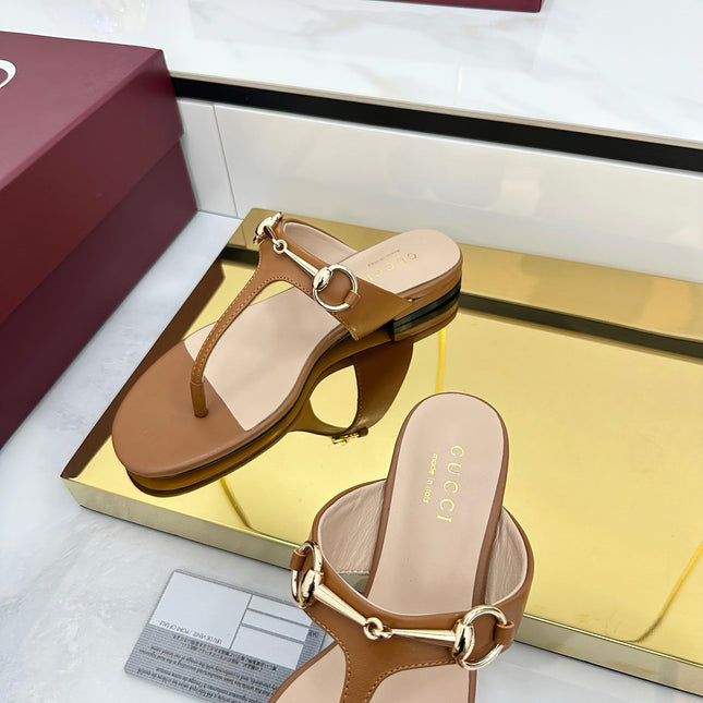 THONG SANDALS IN BROWN LAMBSKIN WITH GOLD HARDWARE